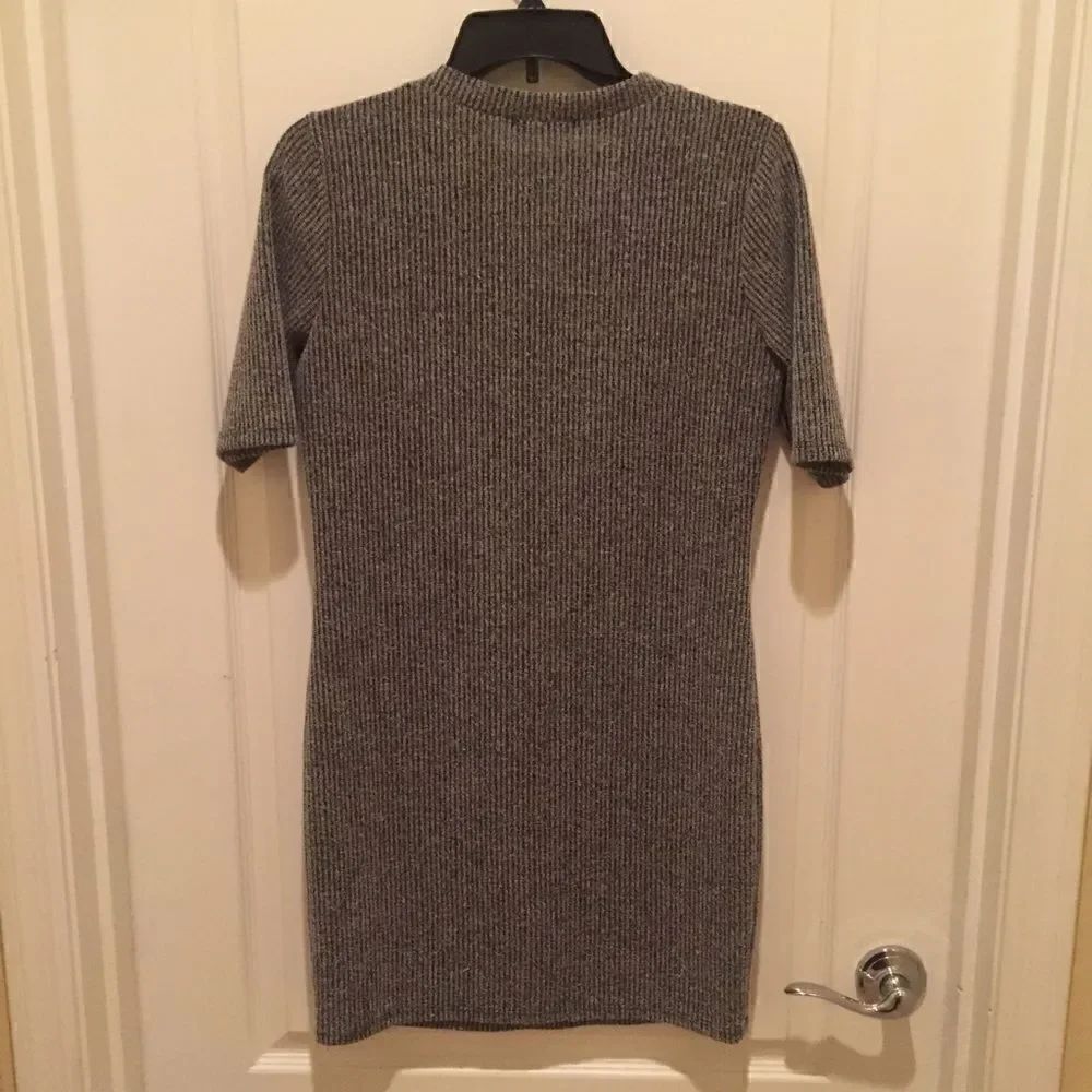 Q Dress with tie front - Picture 5 of 6